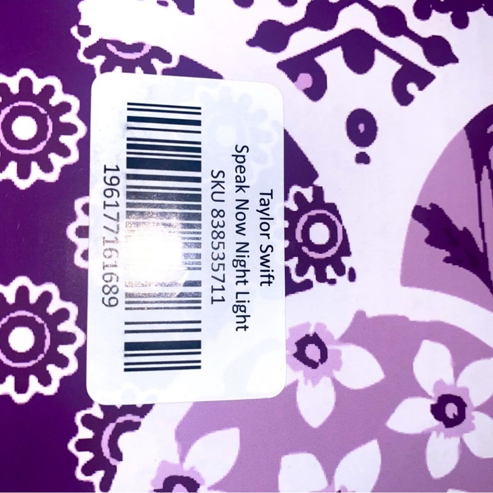 Taylor Swift “Speak Now” castle night light *Newinbox - Picture 5 of 6